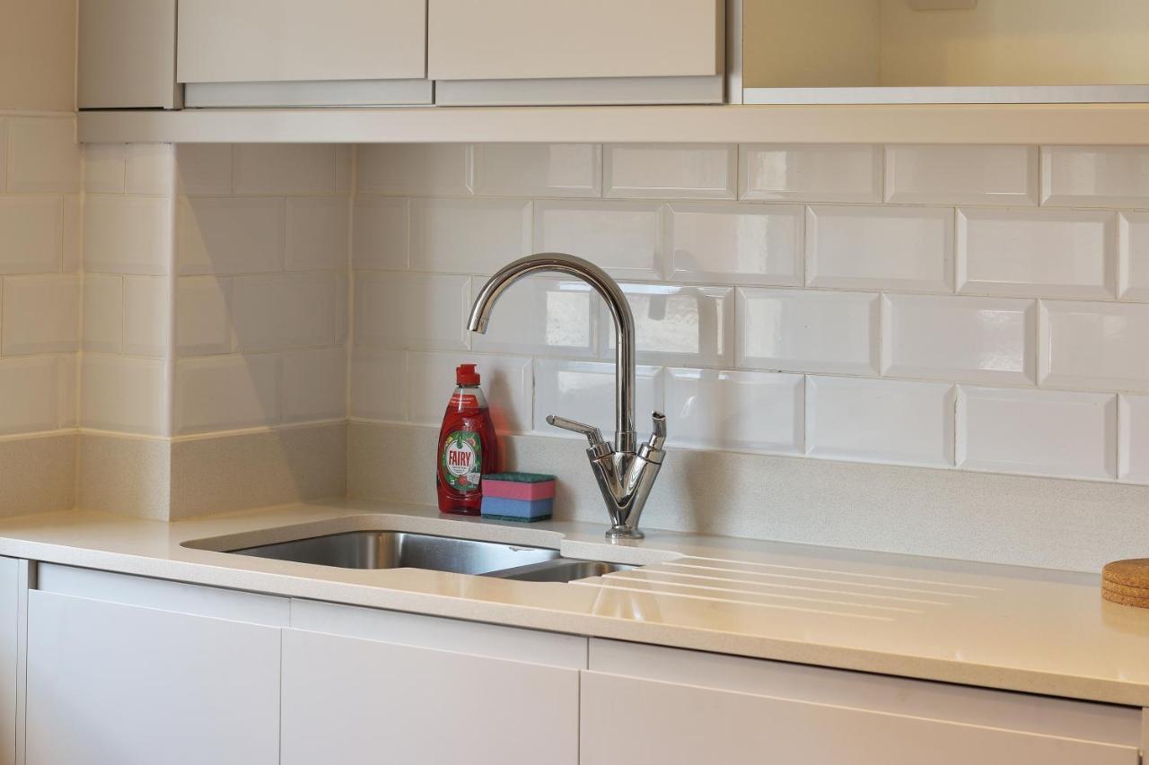 Modern 2-Bed Apartment, Free Parking, City Centre, Netflix & Pet Friendly - Hosted By Stay Host Save Sheffield Exteriör bild