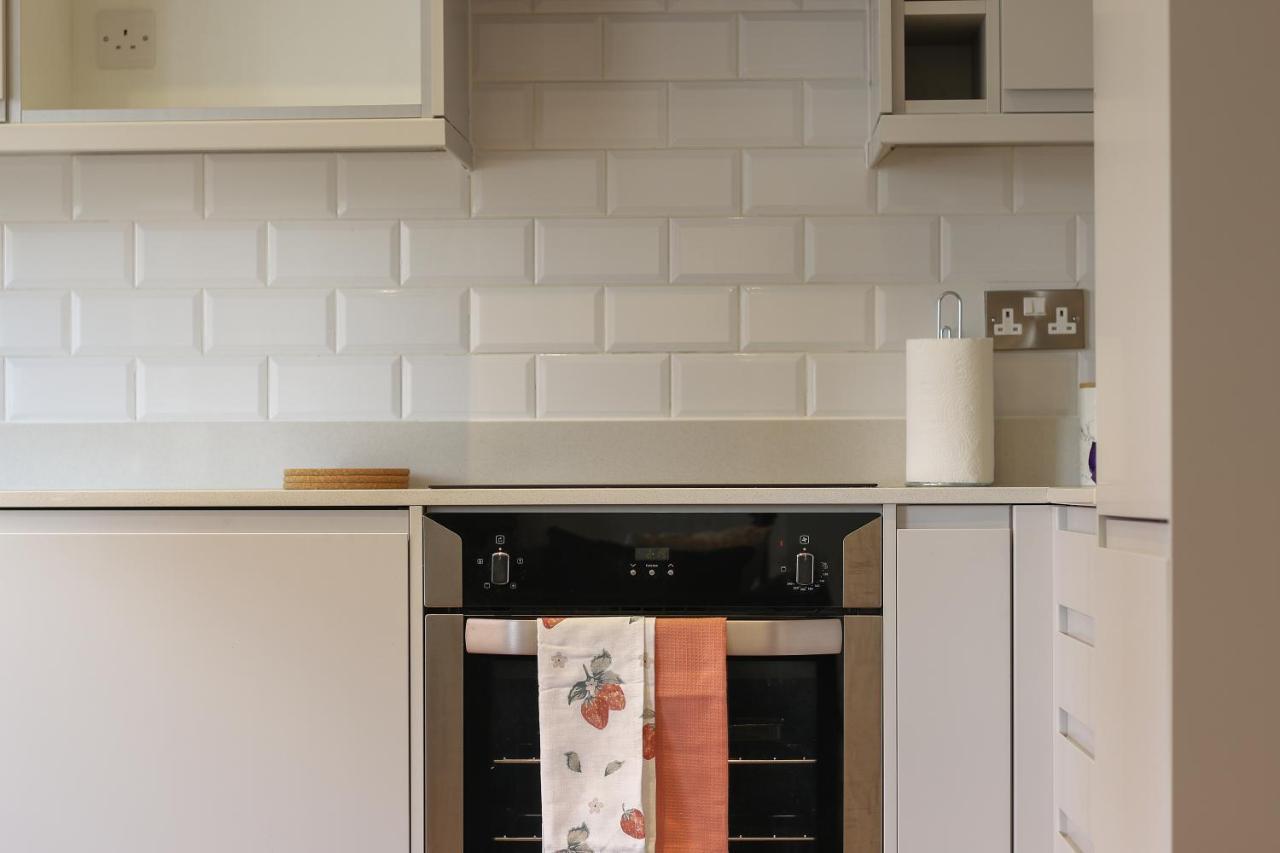 Modern 2-Bed Apartment, Free Parking, City Centre, Netflix & Pet Friendly - Hosted By Stay Host Save Sheffield Exteriör bild