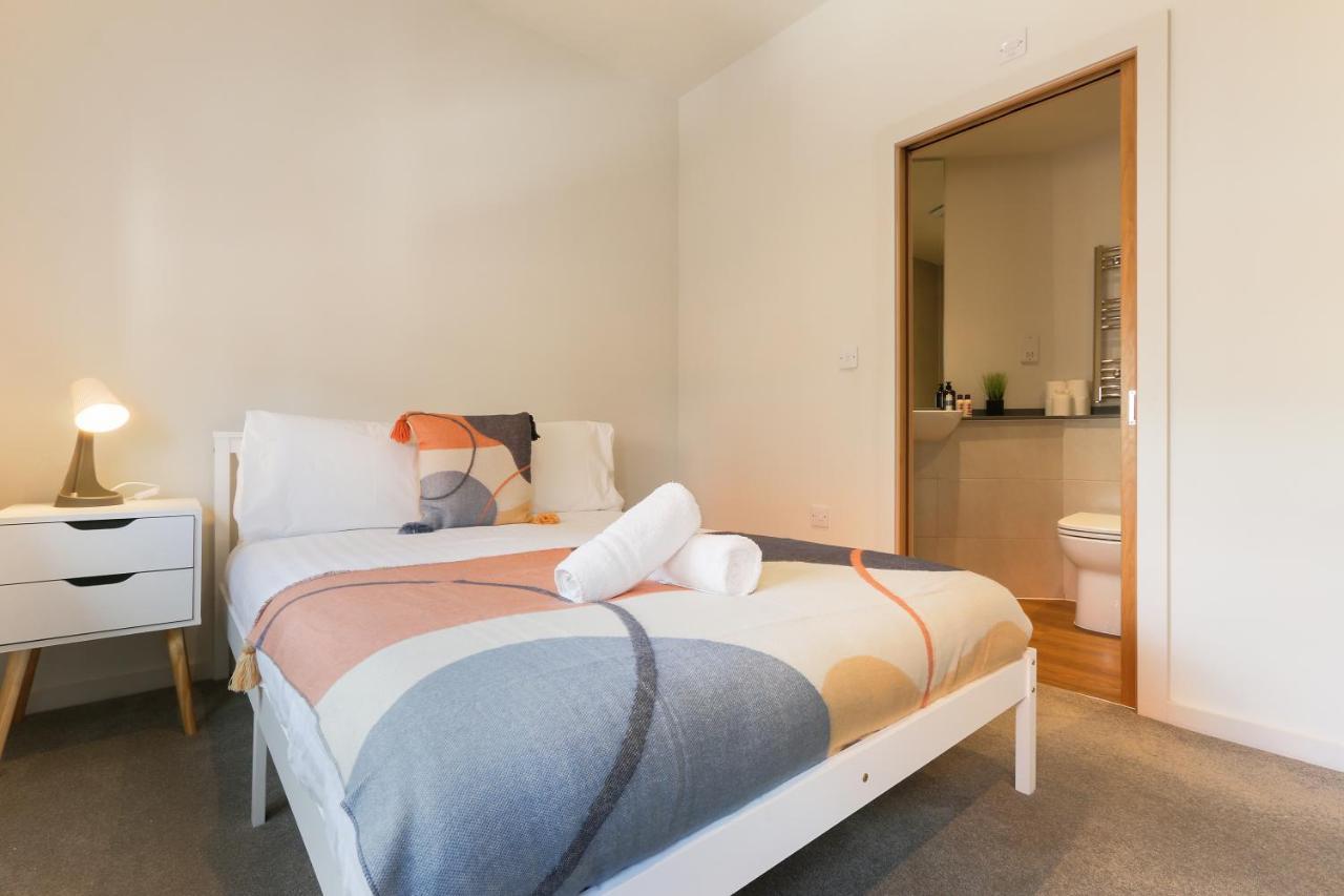 Modern 2-Bed Apartment, Free Parking, City Centre, Netflix & Pet Friendly - Hosted By Stay Host Save Sheffield Exteriör bild