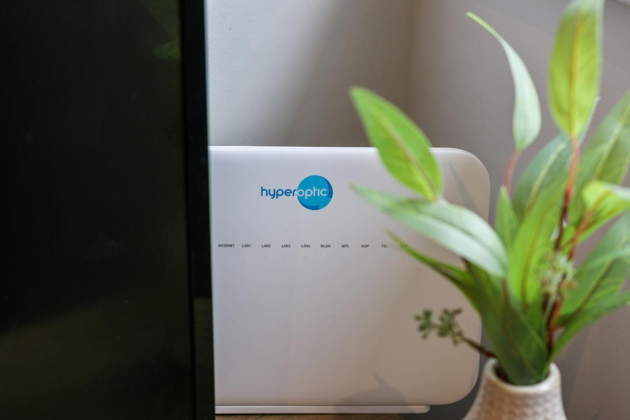 Modern 2-Bed Apartment, Free Parking, City Centre, Netflix & Pet Friendly - Hosted By Stay Host Save Sheffield Exteriör bild