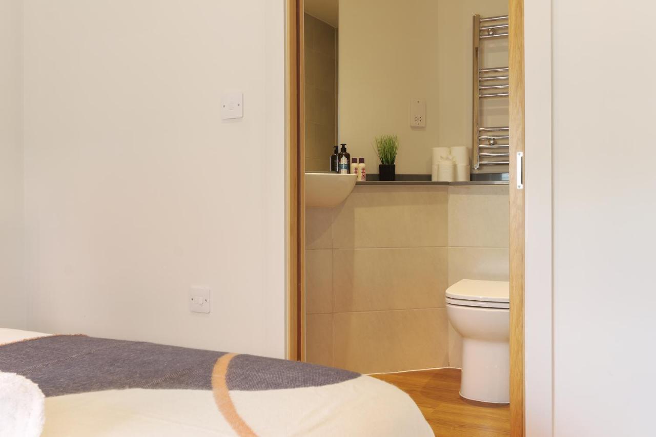 Modern 2-Bed Apartment, Free Parking, City Centre, Netflix & Pet Friendly - Hosted By Stay Host Save Sheffield Exteriör bild